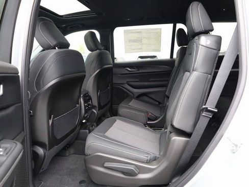 New 2025 Jeep Grand Cherokee L Laredo w/ Luxury Tech Group I AWD/4WD image 21