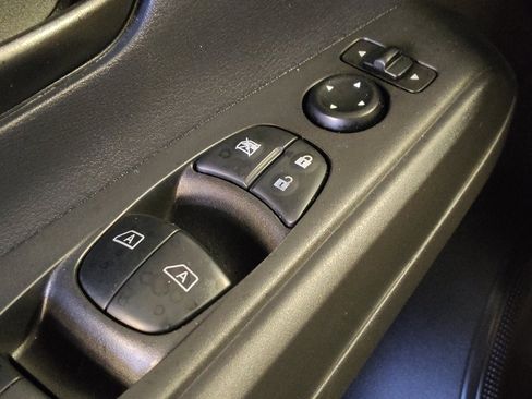 Used 2024 Nissan Kicks S FWD image 27