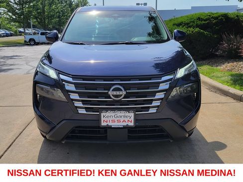 Certified 2025 Nissan Rogue SV AWD/4WD image 8