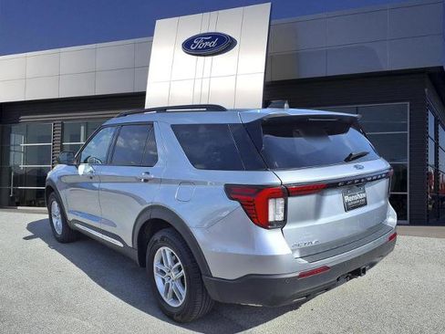 Certified 2025 Ford Explorer Active AWD/4WD image 3