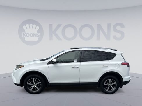 Used 2018 Toyota RAV4 XLE w/ Plus Extra Value Package AWD/4WD image 2