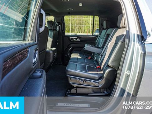 Used 2024 Chevrolet Suburban LT image 21