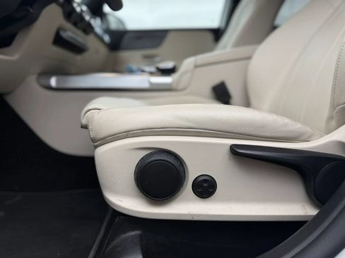 Used 2022 Mercedes-Benz GLB 250 4MATIC image 16