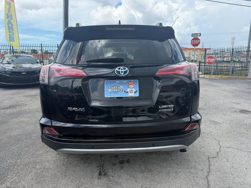 Used 2018 Toyota RAV4 Limited AWD/4WD image 4
