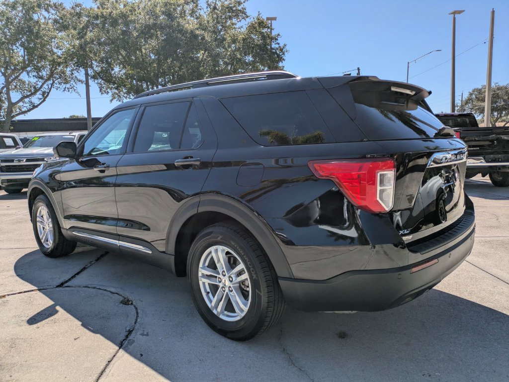 Used 2023 Ford Explorer XLT RWD image 6