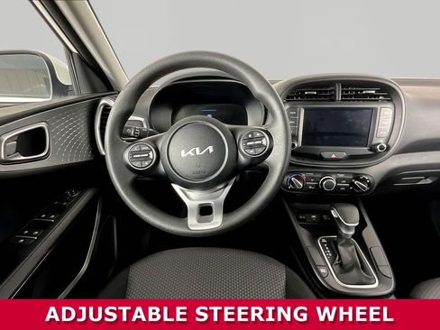 Certified 2025 Kia Soul LX w/ LX Technology Package FWD image 8