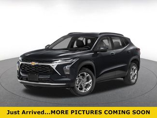 Used 2025 Chevrolet Trax LT FWD video 1