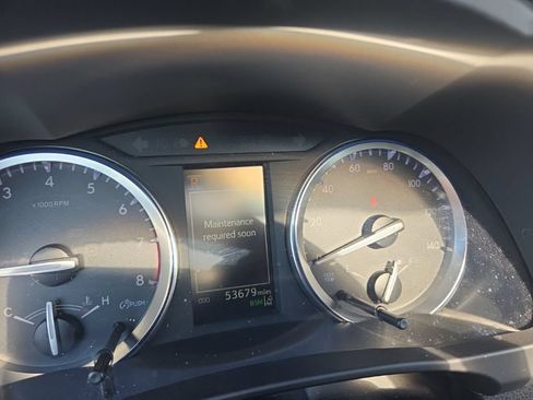 Used 2019 Toyota Highlander XLE AWD/4WD image 7
