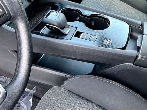 Used 2022 Nissan Rogue S FWD image 20