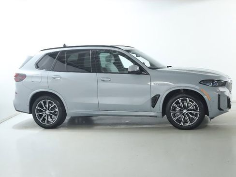 Used 2025 BMW X5 xDrive40i w/ M Sport Package image 11