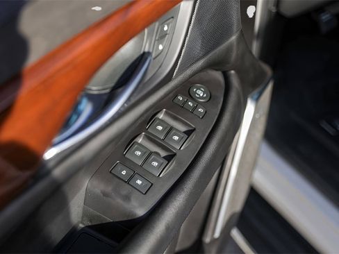 Used 2019 Cadillac Escalade Luxury image 34