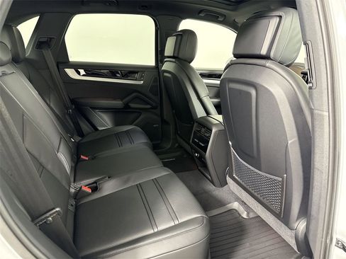 New 2026 Porsche Cayenne image 25