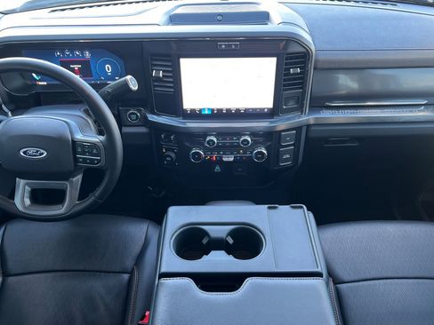 Used 2025 Ford F250 Lariat w/ Chrome Package image 13