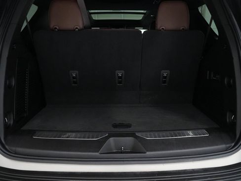 Used 2021 Chevrolet Tahoe High Country w/ Premium Package RWD image 8