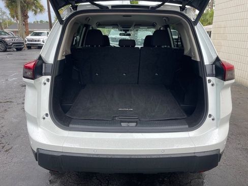 Used 2025 Nissan Rogue SV FWD image 5