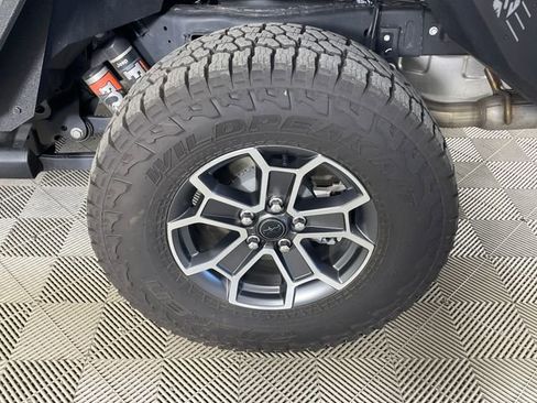 Certified 2025 Jeep Gladiator Mojave image 19