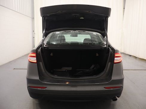 Used 2019 Ford Fusion SE FWD image 19