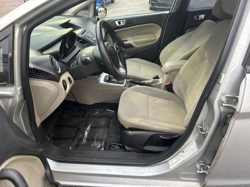 Used 2016 Ford Fiesta SE image 9