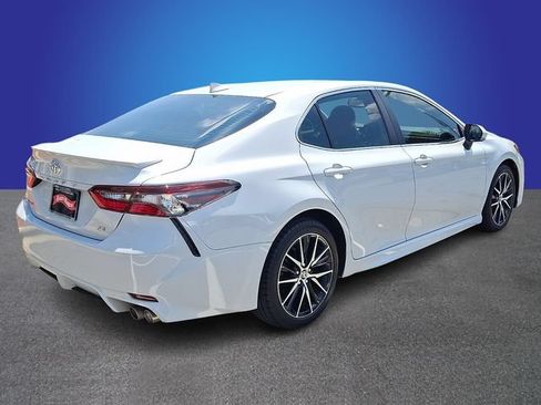 Used 2023 Toyota Camry SE w/ Convenience Package FWD image 5