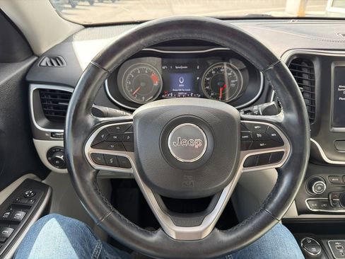 Used 2021 Jeep Cherokee Latitude Lux w/ Sun & Sound Group image 17