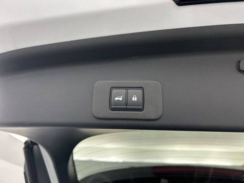 New 2025 Nissan Murano SV image 9