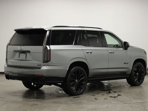 Used 2025 Cadillac Escalade V image 8