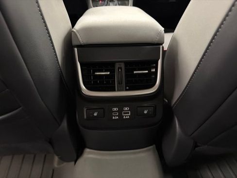 Used 2024 Subaru Legacy Limited AWD/4WD image 28
