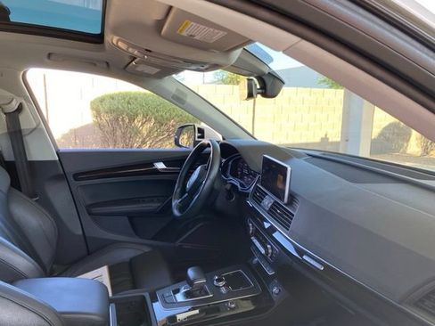 Used 2019 Audi Q5 2.0T Premium Plus w/ Premium Plus Package AWD/4WD image 5
