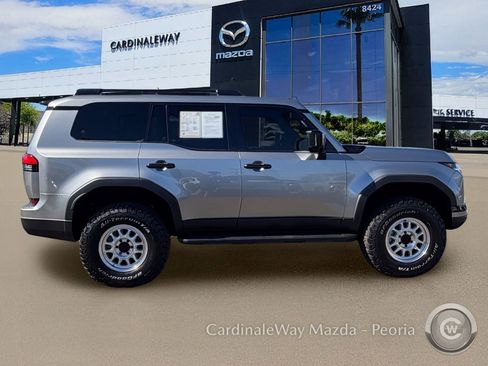 Used 2025 Lexus GX 550 AWD/4WD image 10