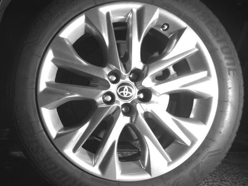 Used 2023 Toyota Highlander Limited image 12