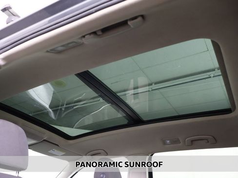 Used 2018 Volkswagen Atlas Launch Edition image 3