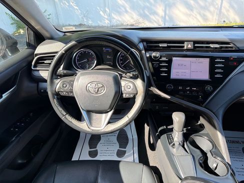 Used 2019 Toyota Camry SE FWD image 15