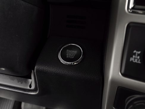 Used 2019 Ford F150 Lariat image 31