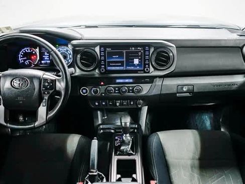 Certified 2021 Toyota Tacoma TRD Off-Road image 11