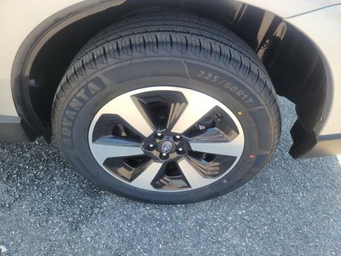 Used 2018 Subaru Forester 2.5i w/ Alloy Wheel Package AWD/4WD image 8