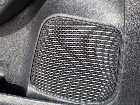New 2026 Chrysler Pacifica Select AWD/4WD image 16
