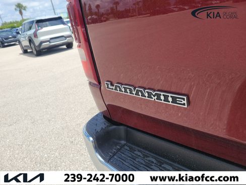Used 2022 RAM 1500 Laramie AWD/4WD image 11