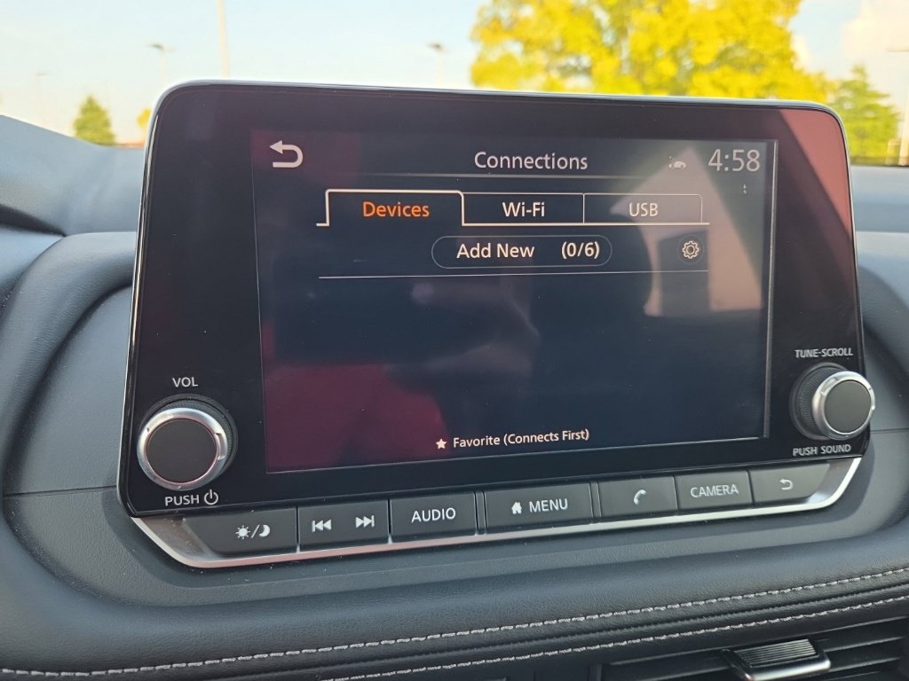 Used 2025 Nissan Rogue SV FWD image 41