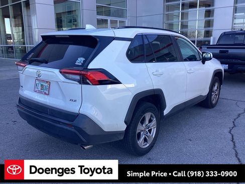 Used 2022 Toyota RAV4 XLE image 7