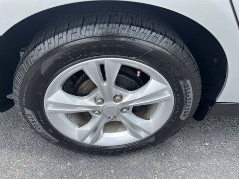 Used 2013 Ford Focus SE FWD image 9