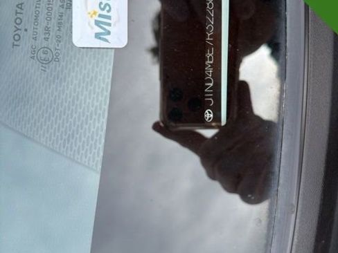 Used 2024 Toyota Corolla SE image 14