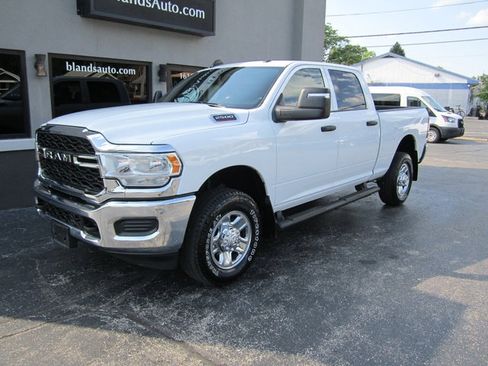 Used 2024 RAM 2500 Tradesman w/ Chrome Appearance Group AWD/4WD image 2