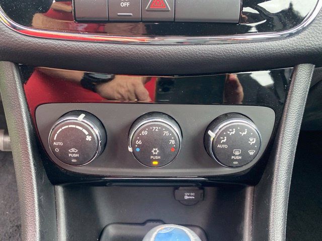 Used 2012 Chrysler 200 Touring FWD image 21