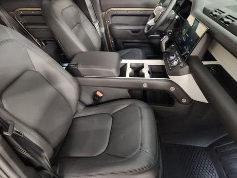 Used 2026 Land Rover Defender 110 S AWD/4WD image 3