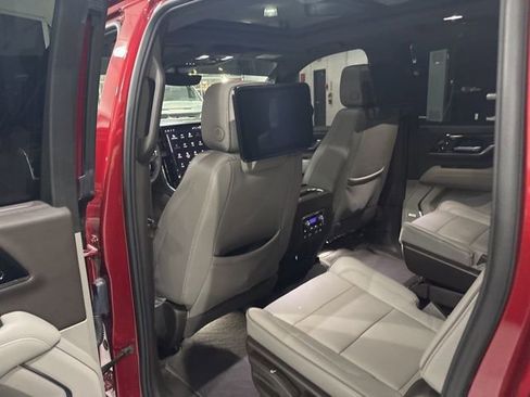 Used 2025 GMC Yukon XL Elevation w/ Elevation Premium Package image 27