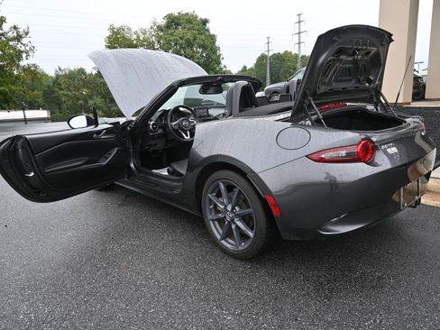 Used 2019 MAZDA MX-5 Miata Grand Touring image 15