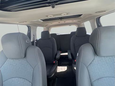 Used 2015 GMC Acadia SLE AWD/4WD image 12