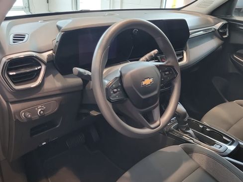 Used 2025 Chevrolet TrailBlazer LT AWD/4WD image 10