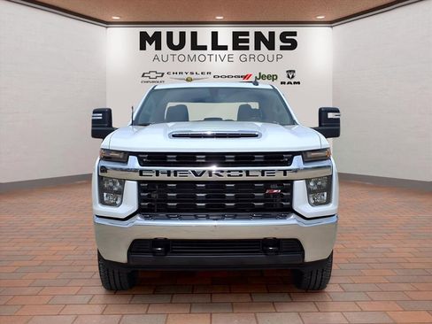 Used 2023 Chevrolet Silverado 2500 LT image 2