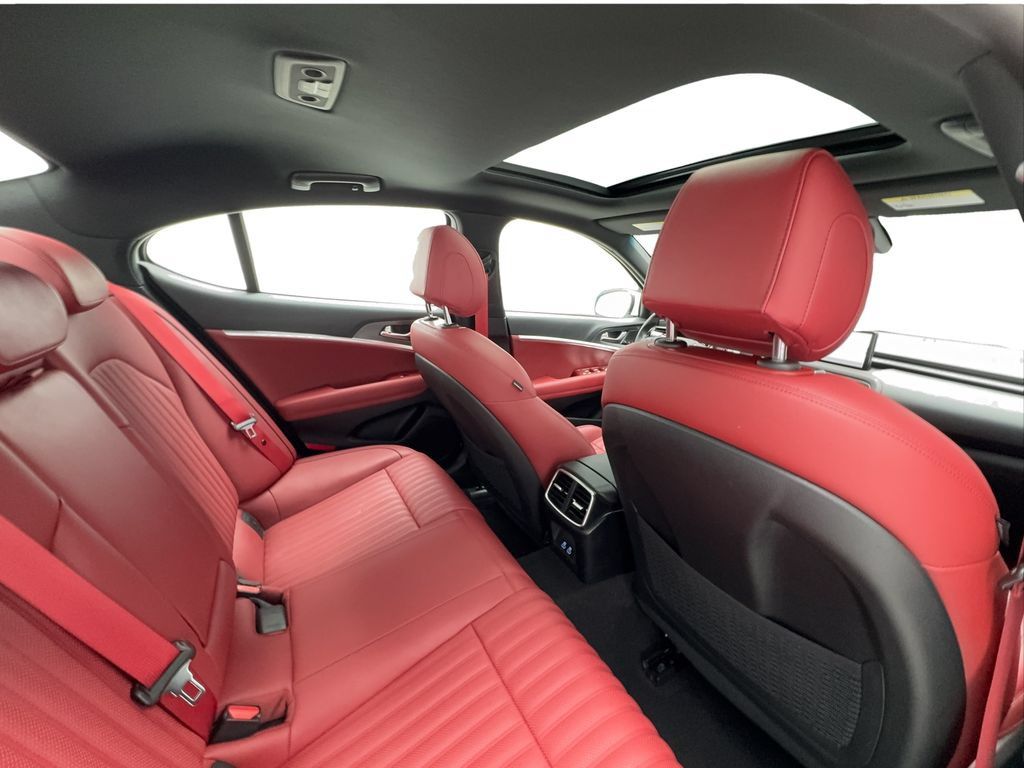 Used 2025 Genesis G70 2.5T w/ Sport Prestige Package AWD/4WD image 28